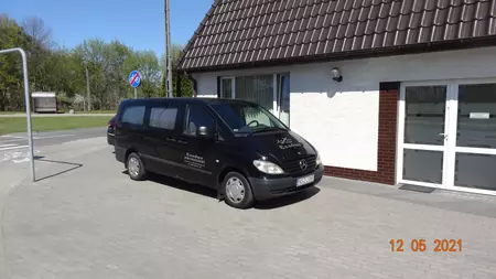 Samochód pogrzebowy firmy Exodus